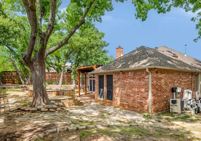 Photo 4 of Single family home for sale at 1502 Mission Hills Ln, Corinth, TX 76210 | MLS# 21333609 | Listing updated on 2026-07-30