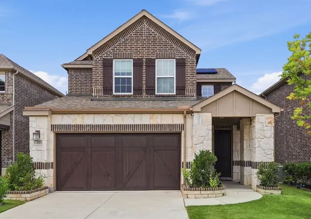 Photo 1 of Single family home for sale at 217 Jones St, Irving, TX 75063 | MLS# 21333421 | Listing updated on 2026-09-14