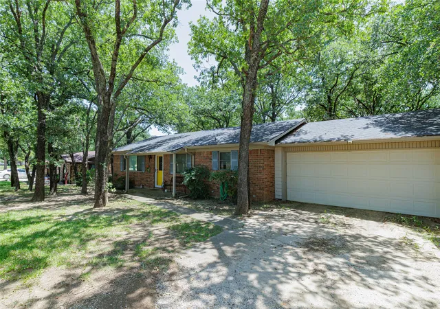 Photo 2 of Single family home for sale at 4594 Fm 678, Gainesville, TX 76240 | MLS# 21331576 | Listing updated on 2026-09-22