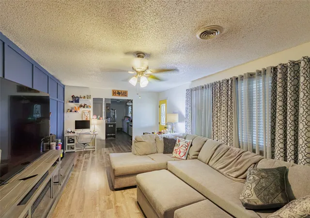 Photo 3 of Single family home for sale at 4594 Fm 678, Gainesville, TX 76240 | MLS# 21331576 | Listing updated on 2026-09-22