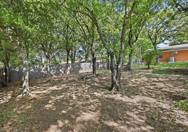 Photo 1 of Single family home for sale at 332 Ruth St, Denton, TX 76205 | MLS# 21333711 | Listing updated on 2026-09-14