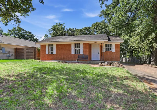 Photo 3 of Single family home for sale at 332 Ruth St, Denton, TX 76205 | MLS# 21333711 | Listing updated on 2026-09-14