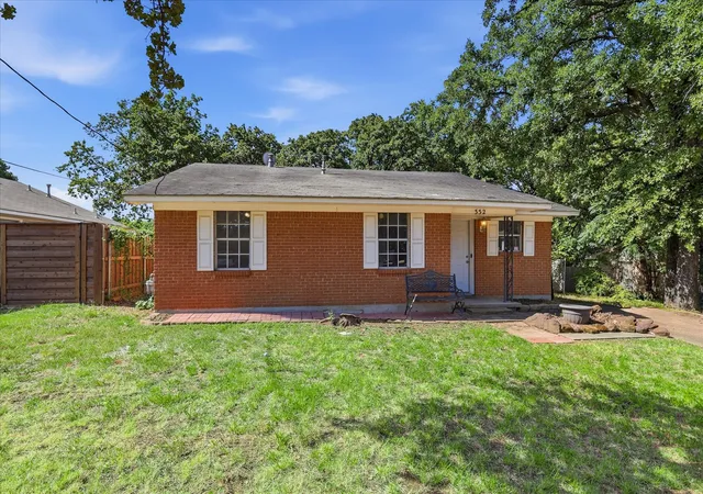Photo 3 of Single family home for sale at 332 Ruth St, Denton, TX 76205 | MLS# 21333711 | Listing updated on 2026-09-14