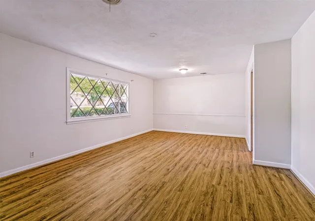 Photo 3 of Single family home for sale at 5729 Wharton Dr, Fort Worth, TX 76133 | MLS# 21330085 | Listing updated on 2026-08-02