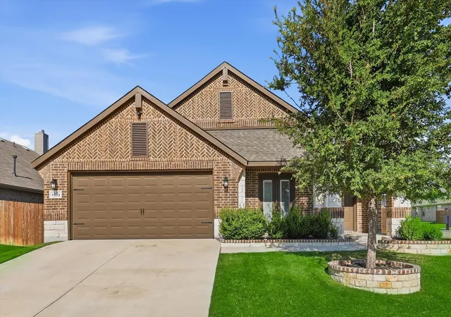 Photo 1 of Single family home for sale at 7533 Rothbury Dr, Fort Worth, TX 76179 | MLS# 21332159 | Listing updated on 2026-10-06
