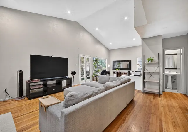Photo 2 of Condo for sale at 10437 High Hollows Dr #220, Dallas, TX 75230 | MLS# 21331571 | Listing updated on 2026-09-11