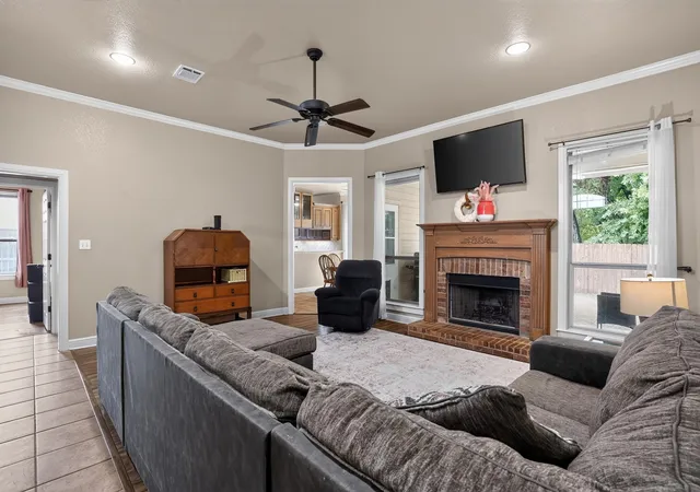 Photo 2 of Sale Pending at 1301 Hyde Park Blvd, Cleburne, TX 76033 | MLS# 21332677 | Listing updated on 2026-10-20