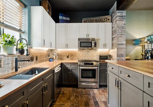 Listing Photo 4 - Condo for sale in building located at 4211 Rawlins St, Dallas, TX 75219 - Unit #347