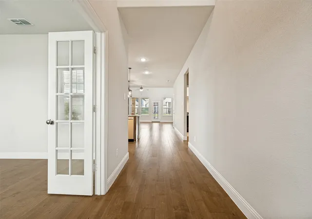 Photo 4 of Single family home for sale at 5805 Pensby Dr, Aubrey, TX 76227 | MLS# 21332768 | Listing updated on 2026-09-19