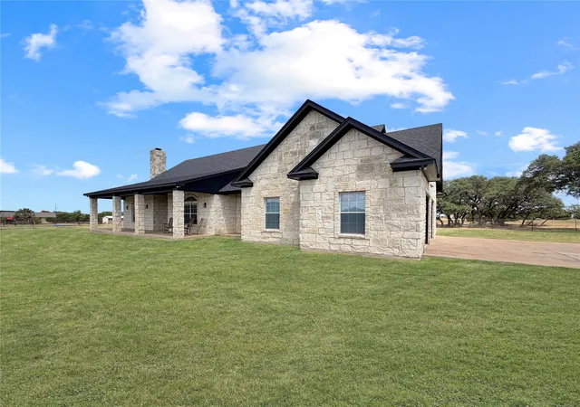 Photo 3 of Single family home for sale at 1008 Bosque Ridge Rd, Crawford, TX 76638 | MLS# 21316452 | Listing updated on 2026-09-07