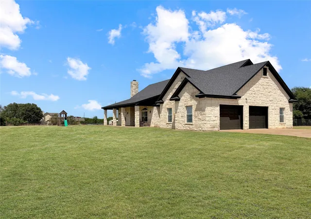 Photo 3 of Single family home for sale at 1008 Bosque Ridge Rd, Crawford, TX 76638 | MLS# 21316452 | Listing updated on 2026-09-07