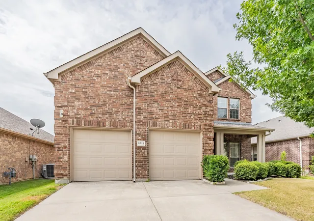 Photo 3 of Single family home for sale at 9713 Tipperary Dr, Mc Kinney, TX 75072 | MLS# 21333882 | Listing updated on 2026-09-13