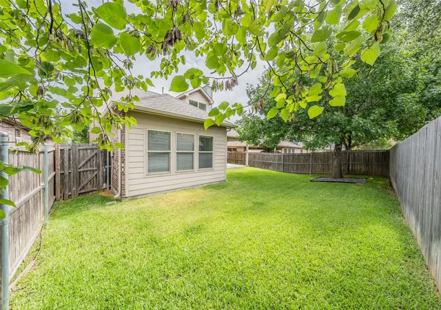 Photo 4 of Single family home for sale at 9713 Tipperary Dr, Mc Kinney, TX 75072 | MLS# 21333882 | Listing updated on 2026-09-13