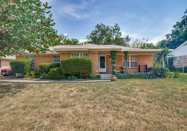 Photo 3 of Single family home for sale at 808 Branch Dr, Garland, TX 75041 | MLS# 21333909 | Listing updated on 2026-09-17