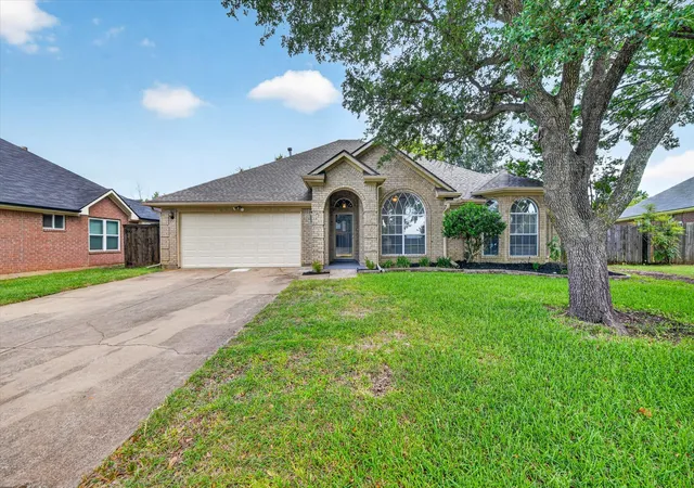 Photo 2 of Single family home for sale at 6740 Old Mill Ct, North Richland Hills, TX 76182 | MLS# 21330541 | Listing updated on 2026-08-01