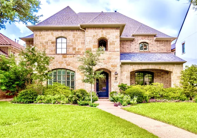 Photo 1 of Single family home for sale at 6520 Sondra Dr, Dallas, TX 75214 | MLS# 21332649 | Listing updated on 2026-09-14