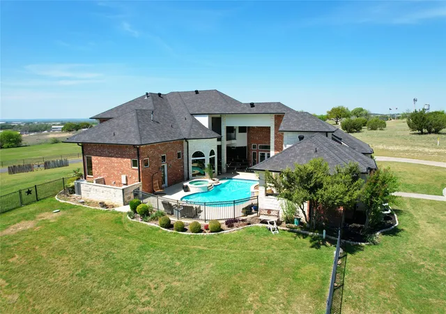 Photo 1 of Single family home for sale at 127 Eagle View Ct, Weatherford, TX 76087 | MLS# 21334018 | Listing updated on 2026-09-14