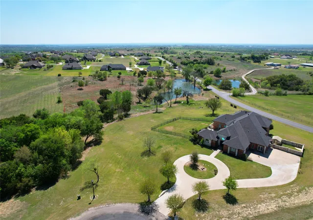 Photo 2 of Single family home for sale at 127 Eagle View Ct, Weatherford, TX 76087 | MLS# 21334018 | Listing updated on 2026-09-14
