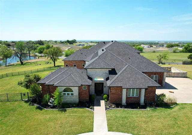 Photo 3 of Single family home for sale at 127 Eagle View Ct, Weatherford, TX 76087 | MLS# 21334018 | Listing updated on 2026-09-14