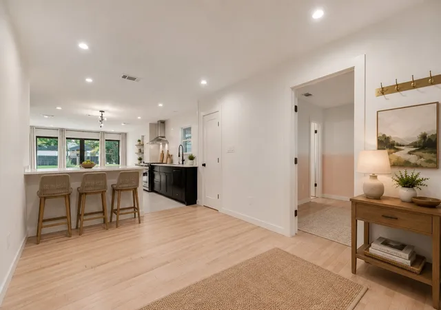 Photo 3 of Sale Pending at 3016 6Th Ave, Fort Worth, TX 76110 | MLS# 21333996 | Listing updated on 2026-09-10