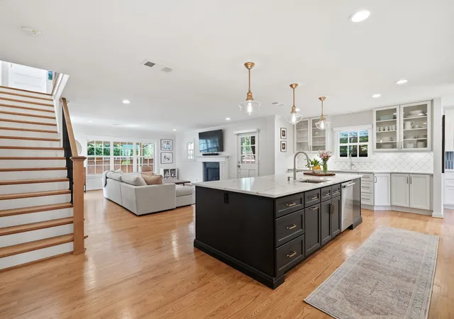 Photo 1 of Single family home for sale at 6120 Kenwood Ave, Dallas, TX 75214 | MLS# 21333950 | Listing updated on 2026-09-13
