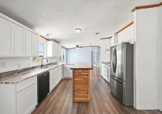 Photo 3 of Manufactured home for sale at 4028 County Road 2526, Royse City, TX 75189 | MLS# 21333848 | Listing updated on 2026-09-12