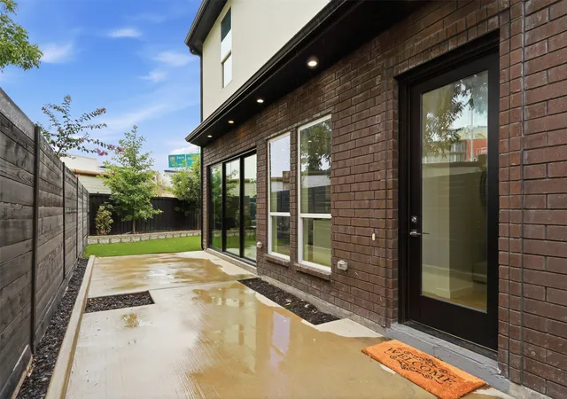 Photo 3 of Condo for sale at 2724 Hondo, Dallas, TX 75219 | MLS# 21333278 | Listing updated on 2026-09-12