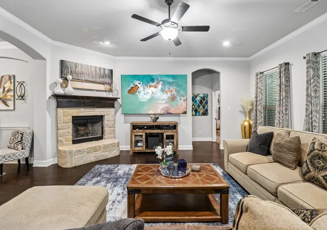 Photo 4 of Sale Pending at 217 Wisteria Wy, Red Oak, TX 75154 | MLS# 21332245 | Listing updated on 2026-08-01