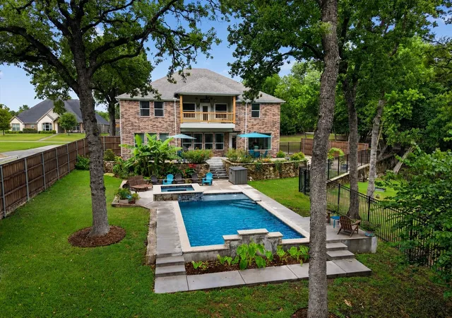 Photo 3 of Single family home for sale at 308 Familia Ct, Azle, TX 76020 | MLS# 21315247 | Listing updated on 2026-09-11