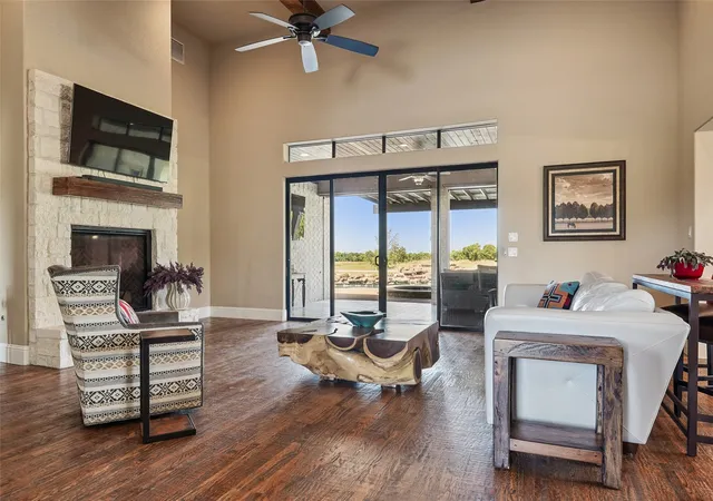 Photo 4 of Single family home for sale at 5550 Donald Rd, Krum, TX 76249 | MLS# 21332419 | Listing updated on 2026-09-22