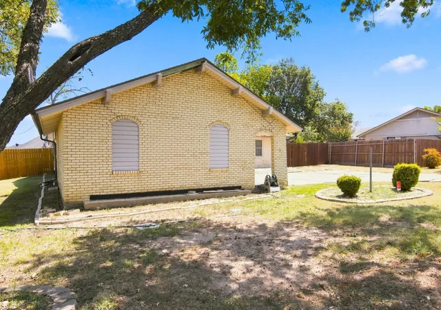 Photo 2 of Single family home for sale at 2420 Timberlake Dr, Irving, TX 75062 | MLS# 21334159 | Listing updated on 2026-09-13