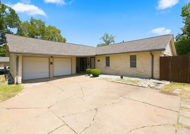 Photo 3 of Single family home for sale at 2420 Timberlake Dr, Irving, TX 75062 | MLS# 21334159 | Listing updated on 2026-09-13