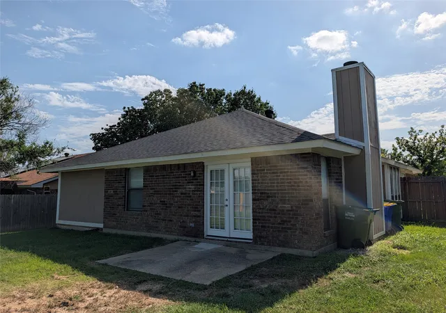 Photo 4 of Sale Pending at 8220 Meadowbrook Dr, Watauga, TX 76148 | MLS# 21333495 | Listing updated on 2026-09-20