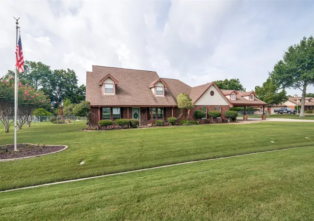 Photo 2 of Single family home for sale at 6630 Meadow Ridge Cir, Nevada, TX 75173 | MLS# 21332690 | Listing updated on 2026-07-30