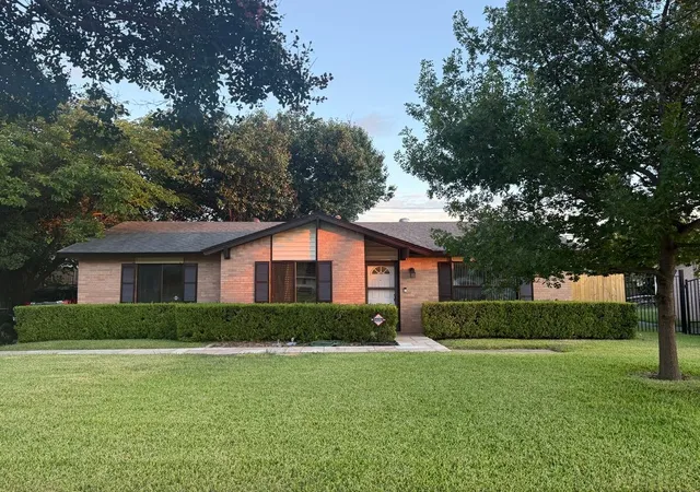 Photo 1 of Single family home for sale at 3526 W Rochelle Rd, Irving, TX 75062 | MLS# 21333696 | Listing updated on 2026-09-13