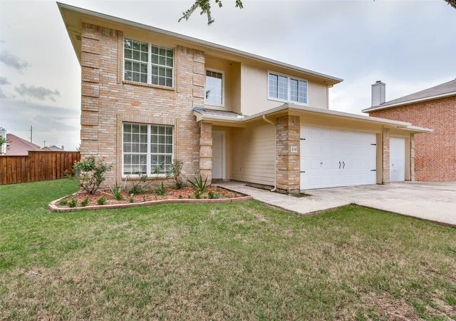 Photo 3 of Single family home for sale at 218 Jacob Ct, Glenn Heights, TX 75154 | MLS# 21332560 | Listing updated on 2026-09-12