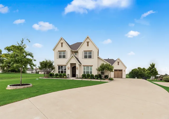 Photo 3 of Single family home for sale at 1305 Wolf Ridge Run, Gunter, TX 75058 | MLS# 21331418 | Listing updated on 2026-10-05