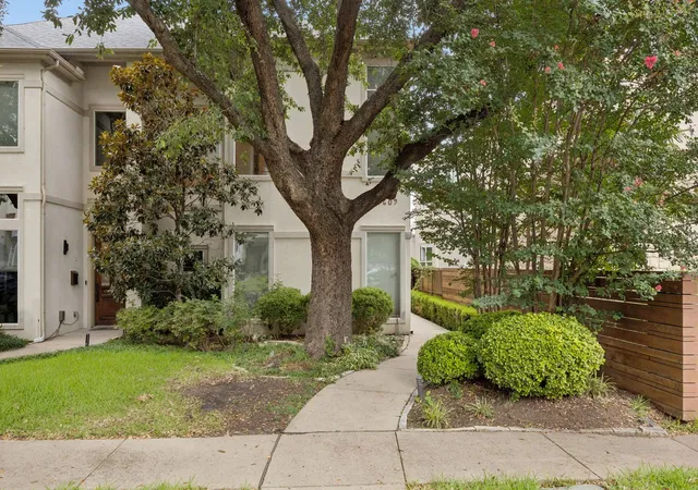 Photo 1 of Single family home for sale at 5609 La Foy Blvd, Dallas, TX 75209 | MLS# 21323934 | Listing updated on 2026-10-01