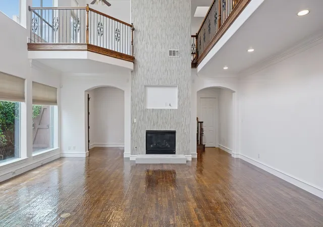 Photo 2 of Single family home for sale at 5609 La Foy Blvd, Dallas, TX 75209 | MLS# 21323934 | Listing updated on 2026-10-01