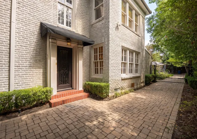 Photo 3 of Sale Pending at 4310 Rawlins St, Dallas, TX 75219 | MLS# 21334332 | Listing updated on 2026-09-13