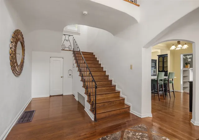 Photo 4 of Sale Pending at 4310 Rawlins St, Dallas, TX 75219 | MLS# 21334332 | Listing updated on 2026-09-13