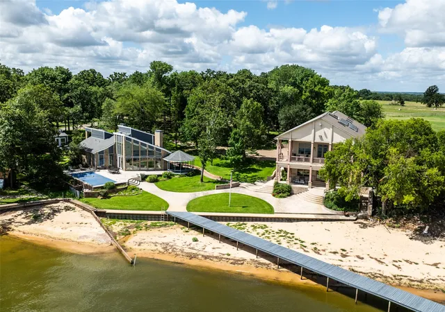 Photo 1 of Mansion for sale at 133 Forest Ridge Rd, Trinidad, TX 75163 | MLS# 21334258 | Listing updated on 2026-09-27