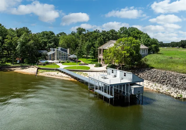 Photo 2 of Mansion for sale at 133 Forest Ridge Rd, Trinidad, TX 75163 | MLS# 21334258 | Listing updated on 2026-09-27