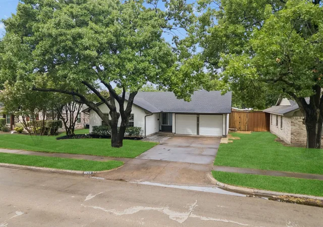 Photo 2 of Single family home for sale at 8711 Hackney Ln, Dallas, TX 75238 | MLS# 21333939 | Listing updated on 2026-09-08