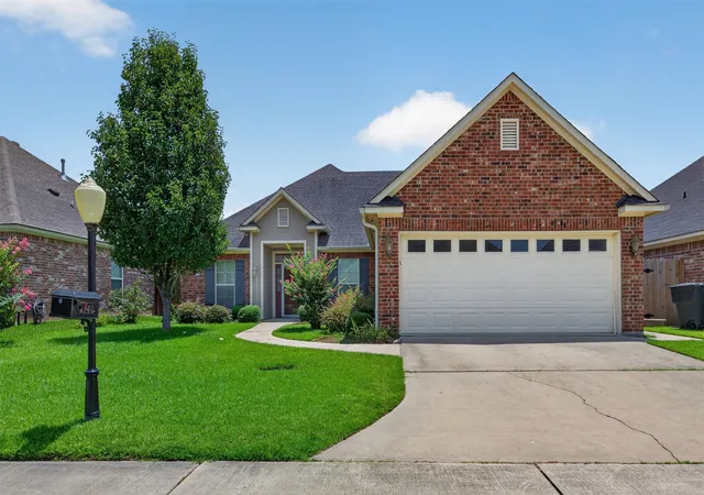 Photo 1 of Single family home for sale at 2140 Burgundy Ridge Dr, Shreveport, LA 71118 | MLS# 21334467 | Listing updated on 2026-09-14