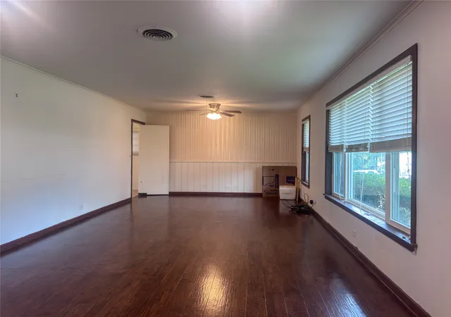 Photo 3 of Sale Pending at 107 Bluebird, Mount Pleasant, TX 75455 | MLS# 21334550 | Listing updated on 2026-09-30