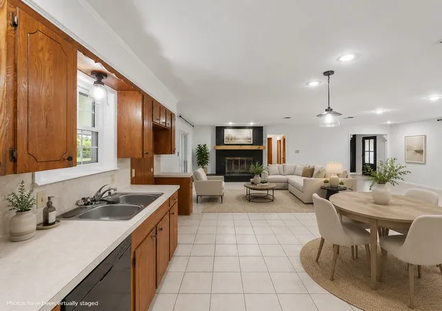 Photo 3 of Single family home for sale at 704 Marion Dr, Winnsboro, TX 75494 | MLS# 21333067 | Listing updated on 2026-09-14