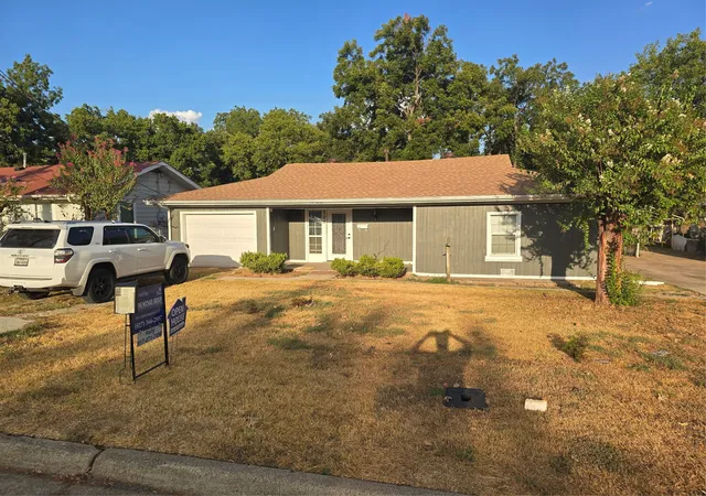 Photo 1 of Single family home for sale at 705 Vine St, Euless, TX 76040 | MLS# 21334564 | Listing updated on 2026-10-02