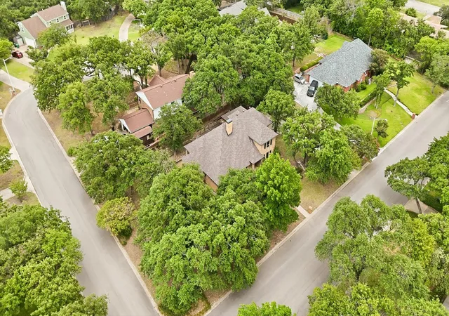 Photo 1 of Single family home for sale at 1331 Travis St, Denton, TX 76205 | MLS# 21329532 | Listing updated on 2026-09-09