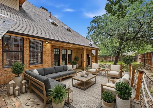 Photo 2 of Single family home for sale at 1331 Travis St, Denton, TX 76205 | MLS# 21329532 | Listing updated on 2026-09-09